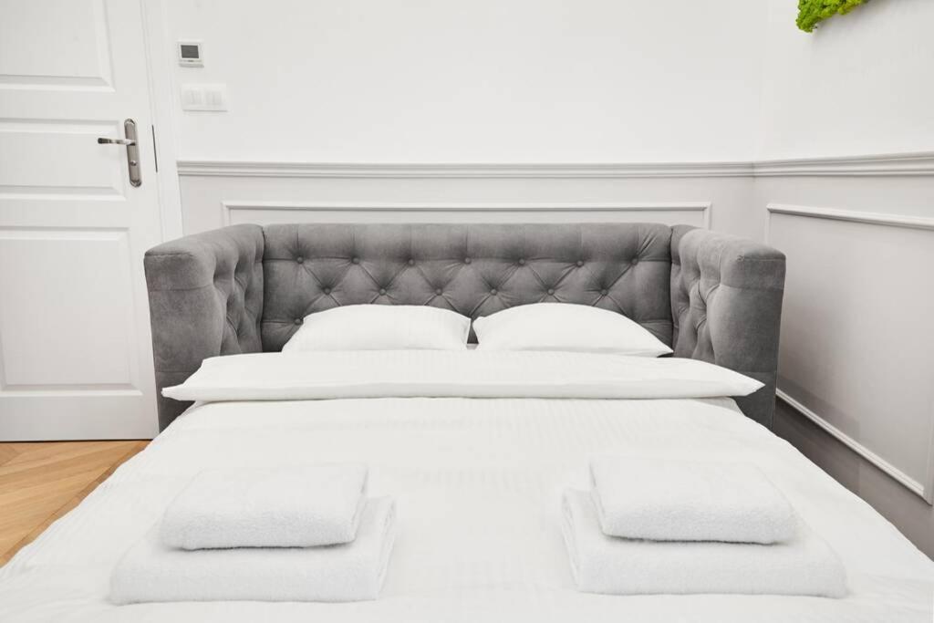 Househost Apartment I: Studencka Street Krakow Dış mekan fotoğraf